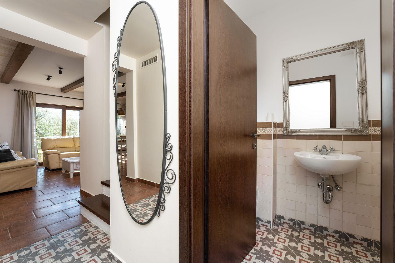 Ferienhaus Idyllische Mit Panorama Meerblick, Privatpool, Babybett, Aussendusche, Umgeben Von Oleander Und Oliven Poreč