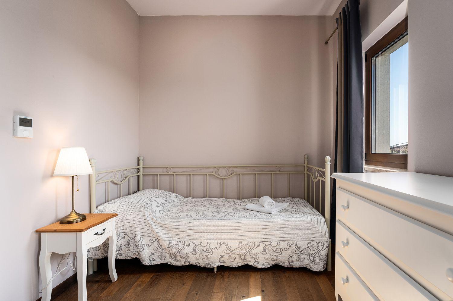 Ferienhaus Idyllische Mit Panorama Meerblick, Privatpool, Babybett, Aussendusche, Umgeben Von Oleander Und Oliven