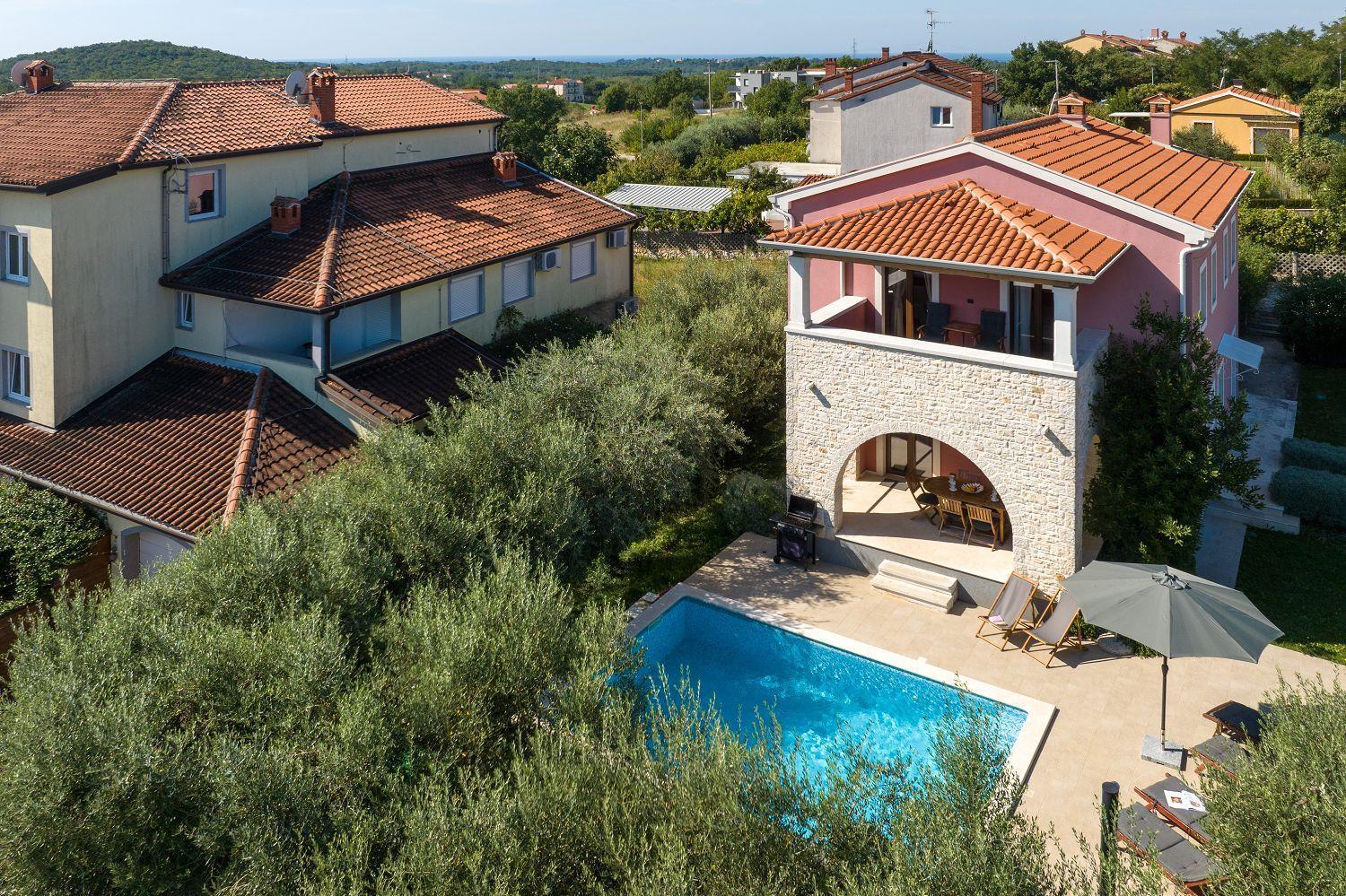 Idyllische Mit Panorama Meerblick, Privatpool, Babybett, Aussendusche, Umgeben Von Oleander Und Oliven * Poreč