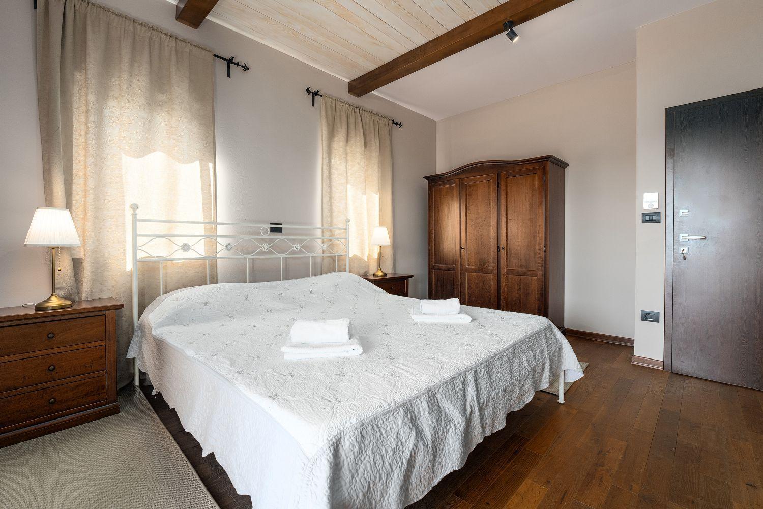 Idyllische Mit Panorama Meerblick, Privatpool, Babybett, Aussendusche, Umgeben Von Oleander Und Oliven Ferienhaus