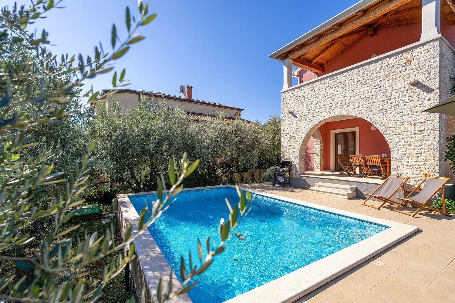Ferienhaus Idyllische Mit Panorama Meerblick, Privatpool, Babybett, Aussendusche, Umgeben Von Oleander Und Oliven Poreč